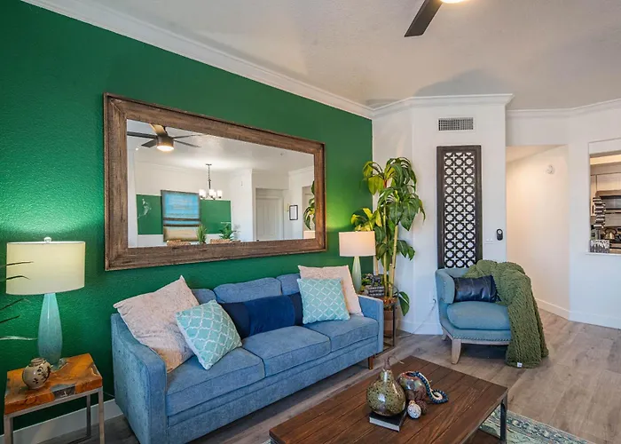 Sunny Stay Near Asu Pool, Gym & Hot Tub Apartment
