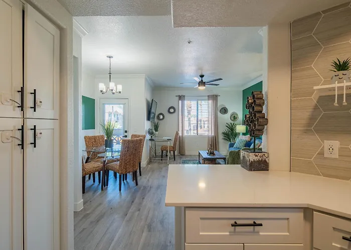 Sunny Stay Near Asu Pool, Gym & Hot Tub Apartment Tempe