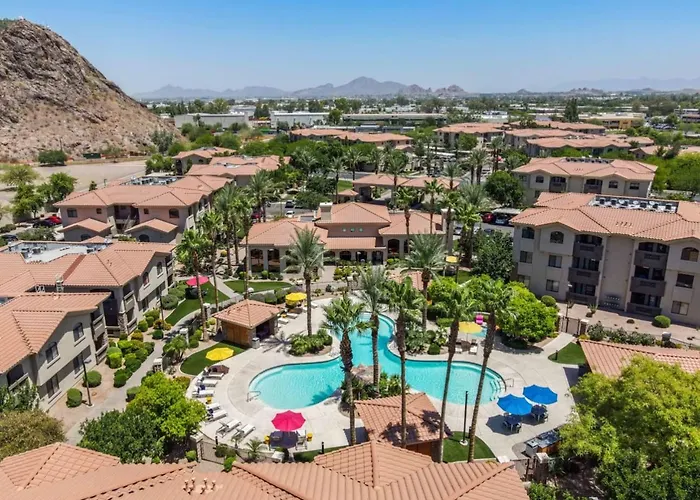 Sunny Stay Near Asu Pool, Gym & Hot Tub Apartment