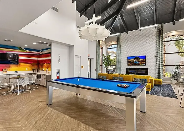 Sunny Stay Near Asu Pool, Gym & Hot Tub Apartment Tempe
