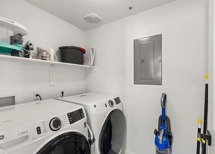 Sunny Stay Near Asu Pool, Gym & Hot Tub Apartment Tempe